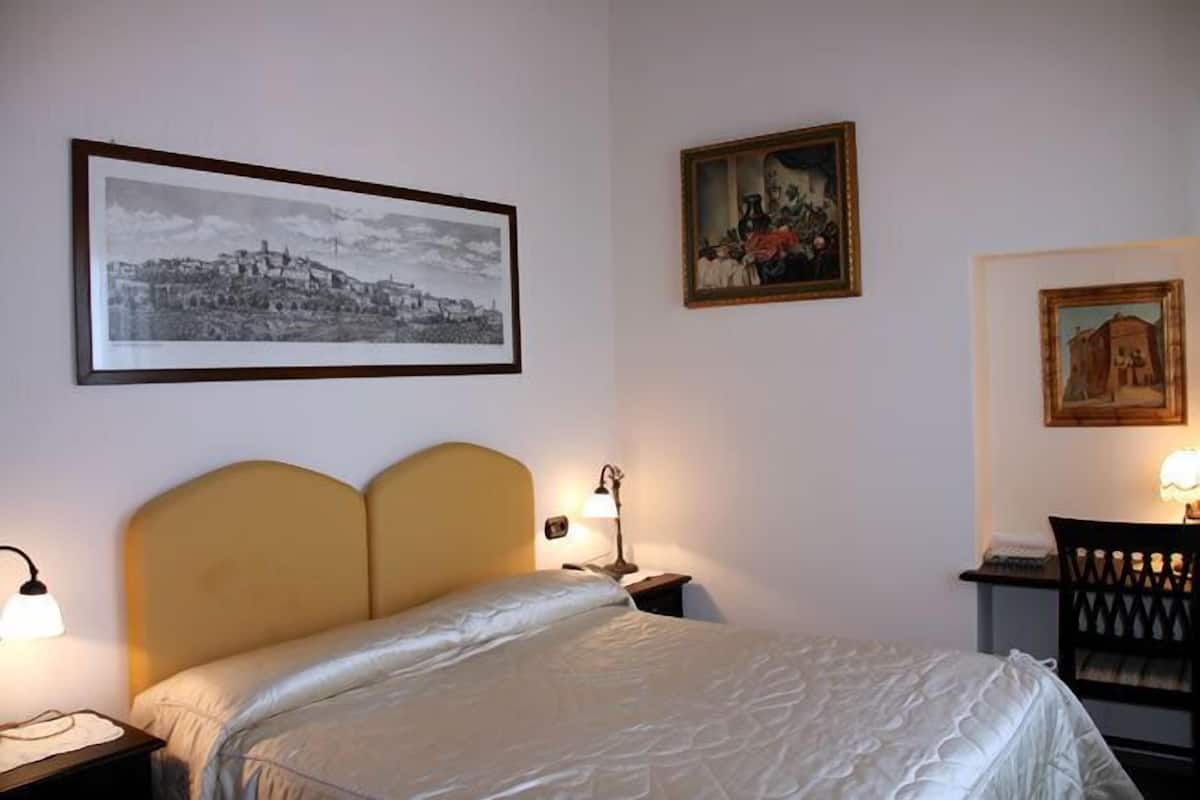Junior suite | 1 slaapkamer, luxe beddengoed, een minibar, een kluis op de kamer