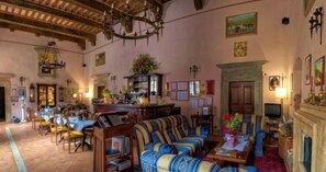 Petit déjeuner buffet (10 EUR par personne)