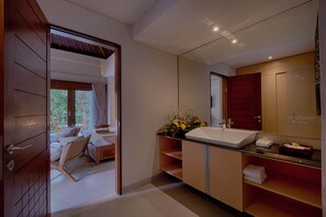 Combined shower/tub, hair dryer, towels, soap