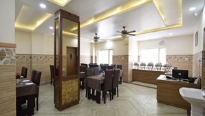 مطعم