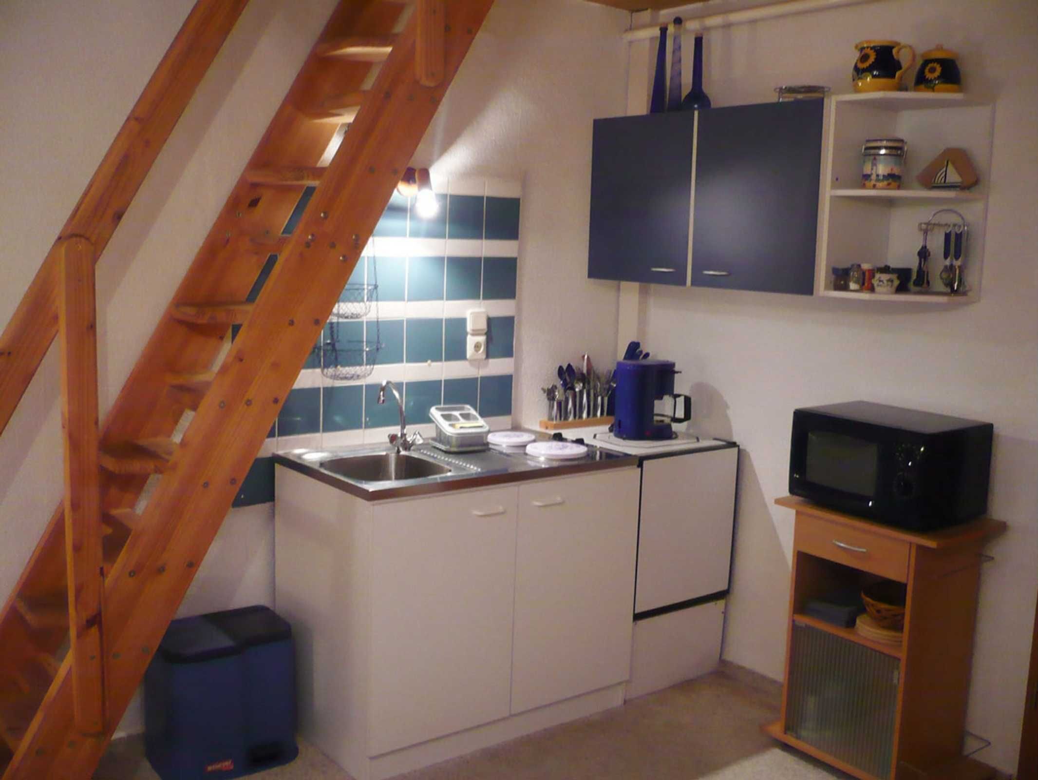 Fridge, microwave, highchair