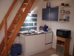 Fridge, microwave, toaster, highchair