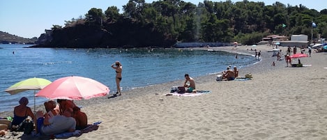 Liegestühle, Strandtücher