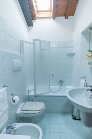 Bathroom - CTG (Verona)