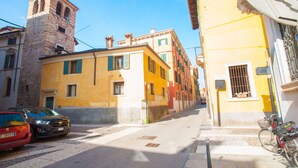 Unclassified image, 2 of 26, button - CTG (Verona)