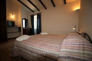 3 bedrooms, WiFi, bed sheets