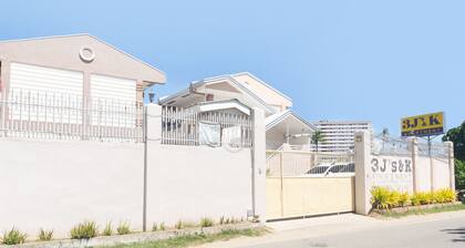 3j's And K Apartment