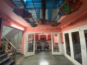 Interior - Old heritage courtyard haveli (Pink City)