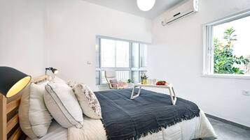 3 bedrooms, iron/ironing board, Internet