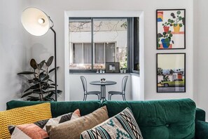 Unclassified image, 5 of 11, button - Urban Luxe Apartment - Central TLV (Tel Aviv-Yafo)