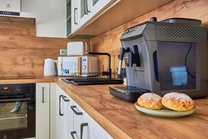 Apartment QUEEN | Private kitchenette | Fridge, microwave, stovetop, espresso maker