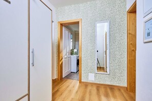 Apartment QUEEN | Una scrivania, tende oscuranti, culle/letti per bambini (gratuiti)