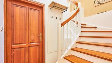 Apartment RIXY | Skrivebord, blendingsgardiner og barnesenger (inkludert)