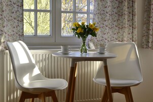 Apartment LEX | Desk, blackout drapes, free cribs/infant beds, free WiFi