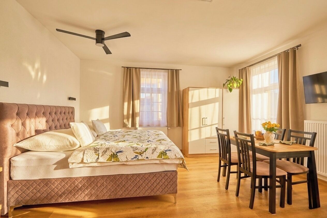 Apartment QUEEN | Blackout curtains, free WiFi, bed sheets