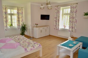 Apartment IDEA | 办公桌、遮光窗帘、免费婴儿床、免费 WiFi