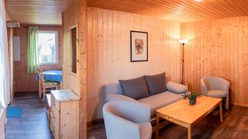 House, 2 Bedrooms | Living area