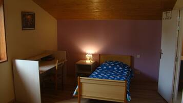 2 chambres, lit parapluie, Wi-Fi, draps fournis