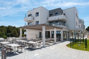 Desayuno buffet diario (EUR 10 por persona)
