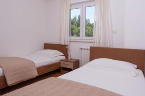 2 chambres, bureau, lits bébé (en supplément), Wi-Fi gratuit