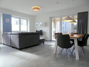 Flachbildfernseher, Stereoanlage