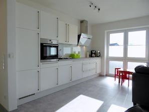 Kühlschrank, Ofen, Herdplatte, Geschirrspüler