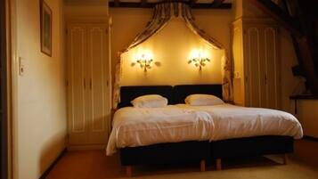 Standard Double or Twin Room | Individually decorated, individually furnished, laptop workspace