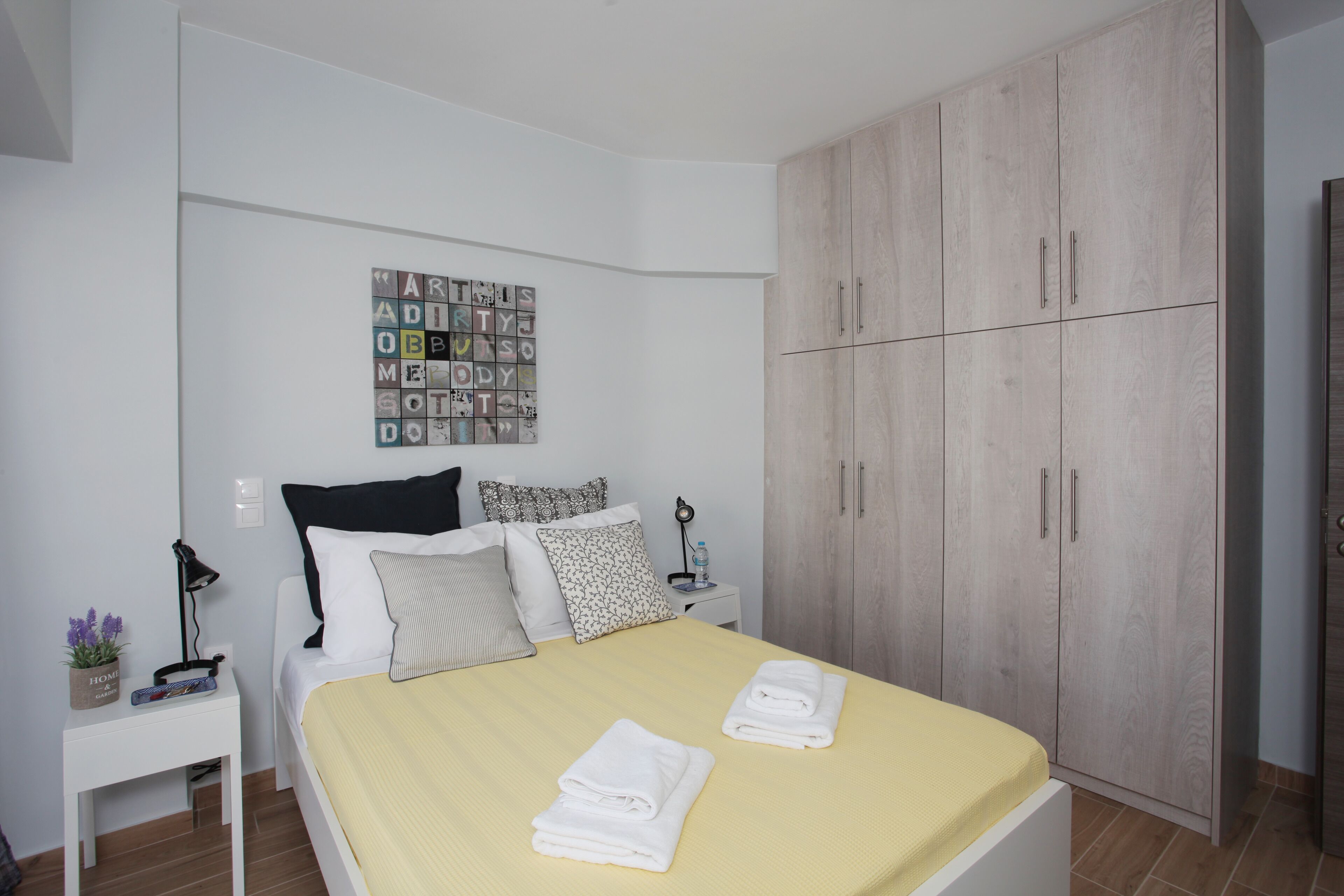 1 habitación, tabla de planchar con plancha, wifi gratis y ropa de cama 