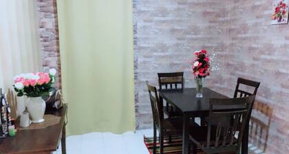 APARTAMENTO PRIVADO Y ACOGEDOR, PAPEL DE PARED MODERNO, AIRE COMPLETO