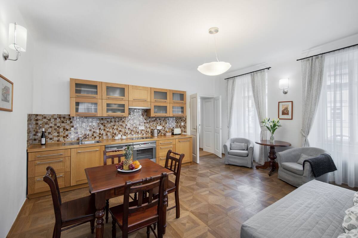 Apartment, 2 Bedrooms | Living area
