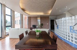 19-inch LCD TV with satellite channels, TV