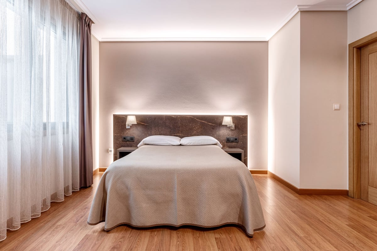 Standard Double Room, Accessible | Premium bedding, minibar, in-room safe, desk