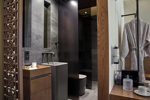 Superior Athenian Room | Bathroom | Shower, rainfall showerhead, designer toiletries, bathrobes
