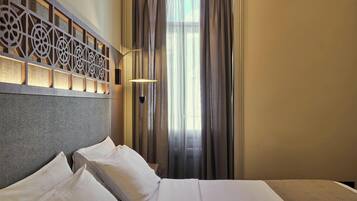 Superior tweepersoonskamer | Lakens van Egyptisch katoen, luxe beddengoed, een minibar