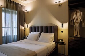 Egyptian cotton sheets, premium bedding, minibar, in-room safe - Athens 1890 Hotel & Spa  (Athens)