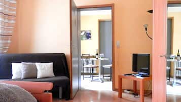 Standard Apartment, 4 Bedrooms | Living area