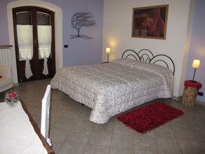 2 chambres, fer et planche à repasser, Wi-Fi, literie fournie