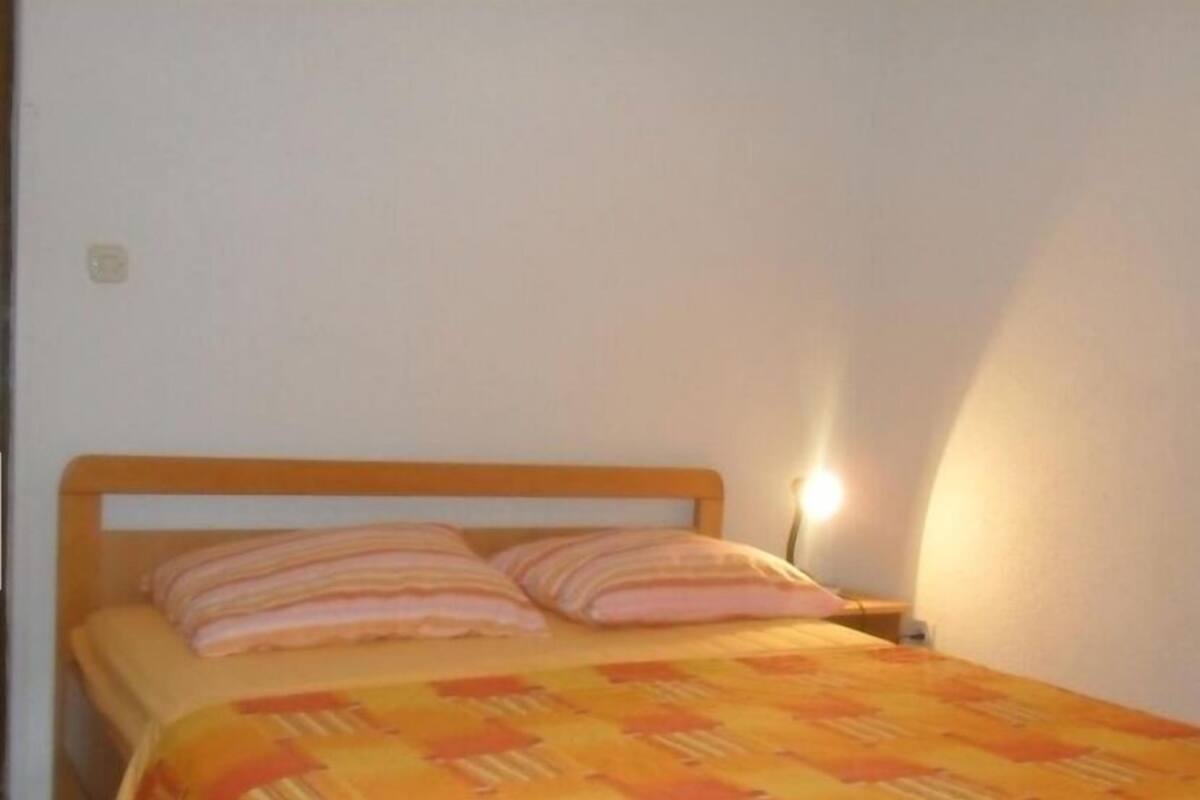 Double Room, Sea View | WiFi (free), bed sheets