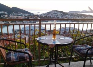 Quarto casal ou duplo, sacada, vista para o mar | Sacada