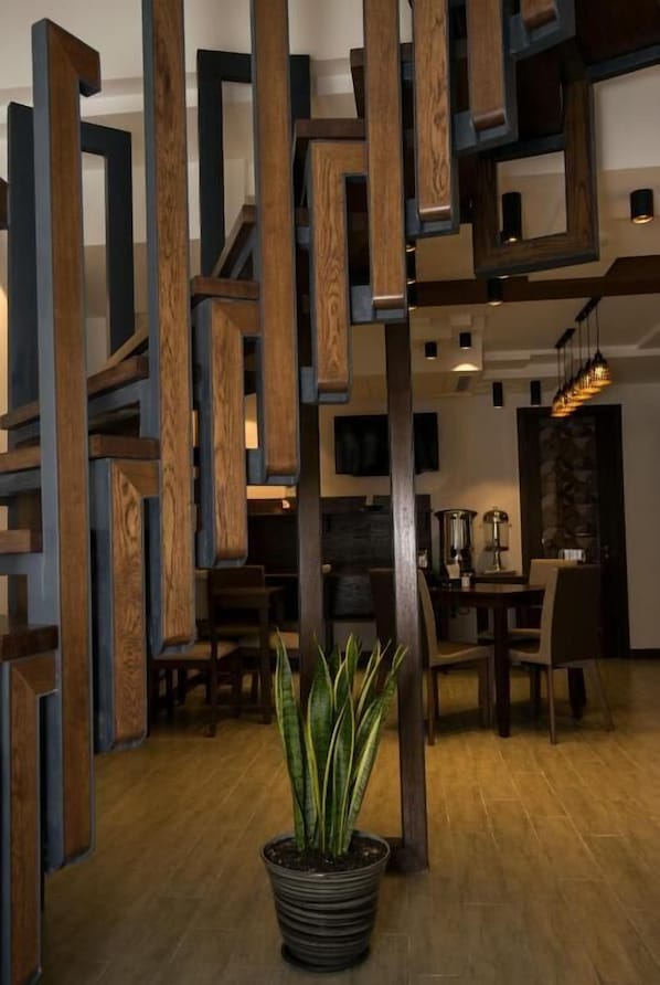 Flat-screen TV - R&R INN hotel (Yerevan)