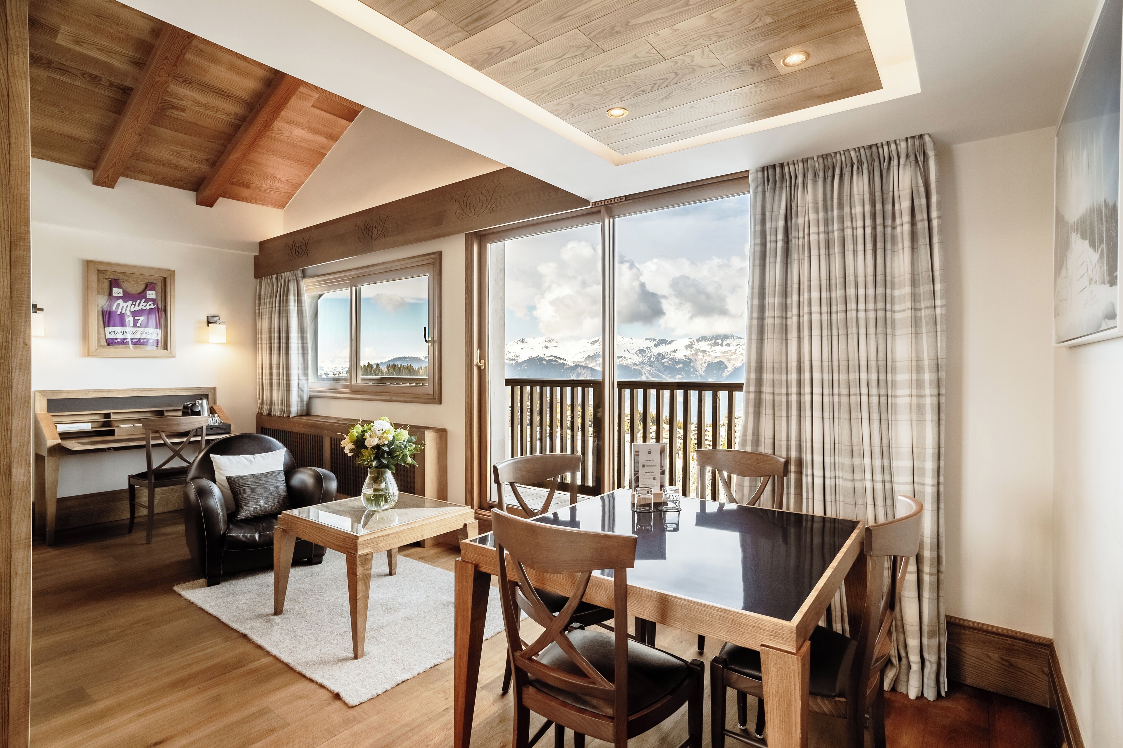 Suite (Makalu) | Living area