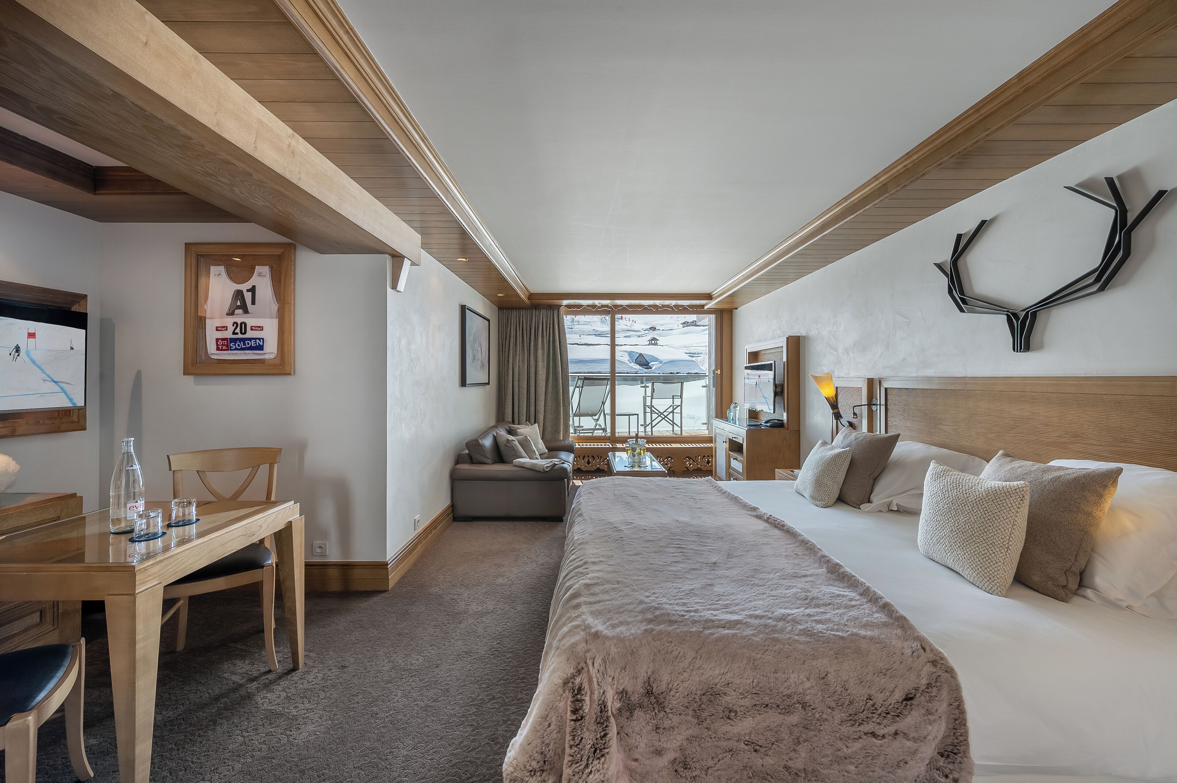 ห้องจูเนียร์สวีท, ระเบียง (Single) | โต๊ะทำงาน, ห้องเก็บเสียง, เตารีด/โต๊ะรีดผ้า, Wi-Fi ฟรี