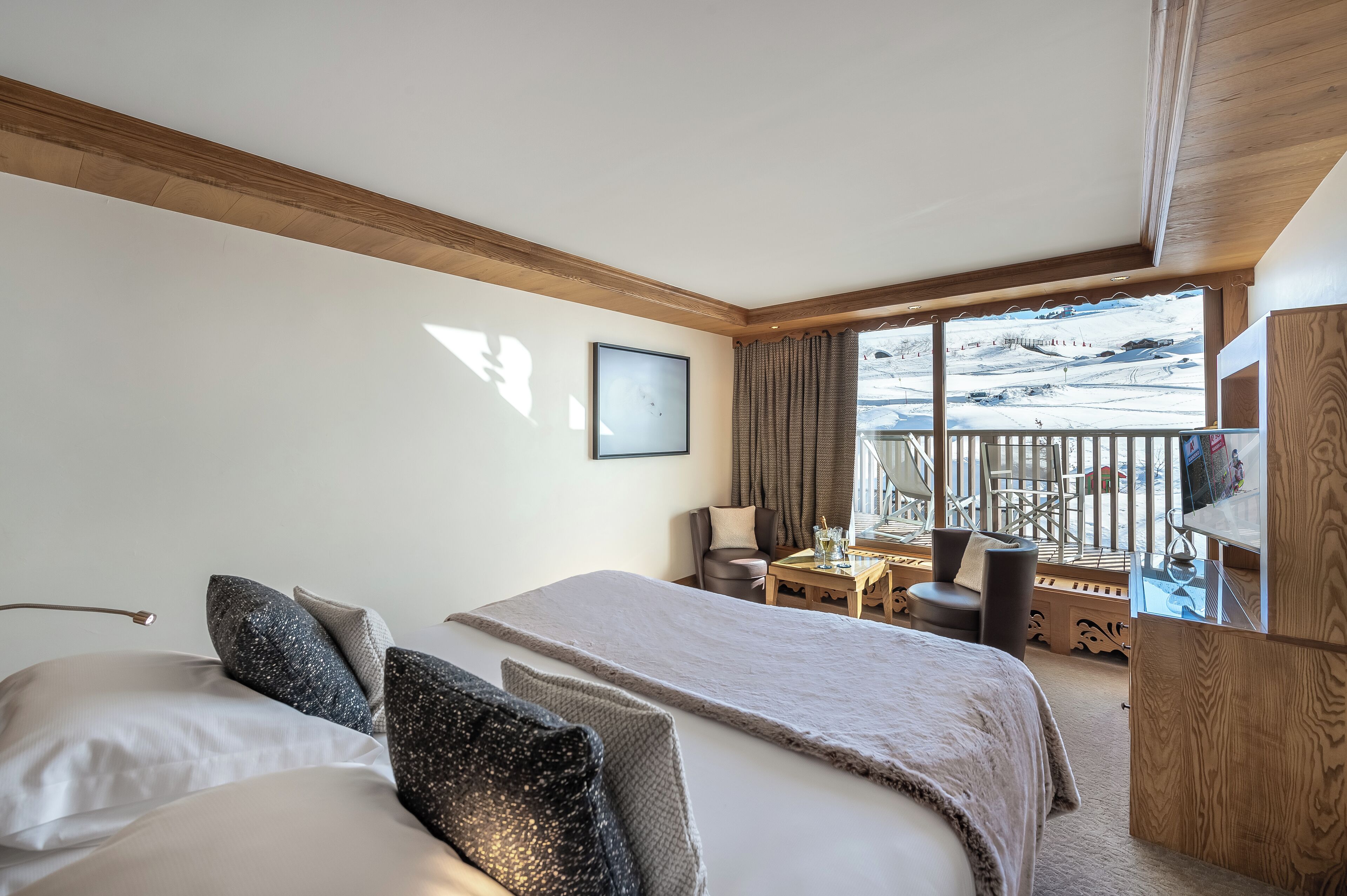 ห้องพัก (Saulire, central bed) | โต๊ะทำงาน, ห้องเก็บเสียง, เตารีด/โต๊ะรีดผ้า, Wi-Fi ฟรี