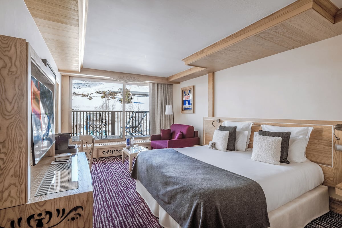 Quarto família (West) | Escrivaninha, quartos à prova de som, ferros/tábuas de passar roupa