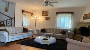 Villa, 2 Bedrooms, Private Pool | Living room