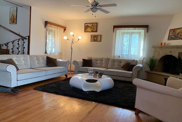 Villa, 2 Bedrooms, Private Pool | Living room