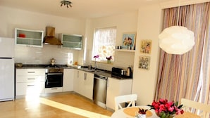 Villa | Private kitchenette | Fridge, microwave, stovetop, dishwasher - KA006 by Villaofsummer Antalya Kas (Kas)