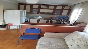 Villa | Eigene Kochnische | Großer Kühlschrank, Kochgeschirr/Geschirr/Besteck