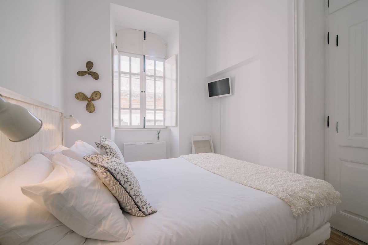Basic Double Room | Blackout drapes, soundproofing, iron/ironing board, free WiFi