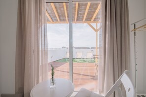 Deluxe Double Room | Blackout drapes, soundproofing, iron/ironing board, free WiFi - Guest Mar (Olhao)